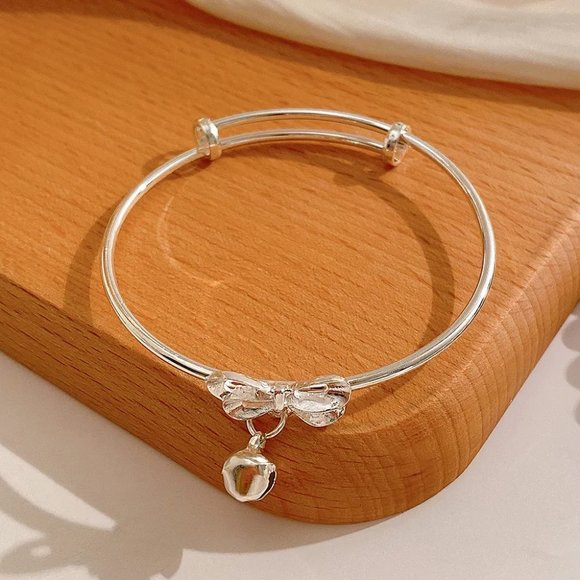 Silver Plated Heart Shape Bracelet - Picture 5 of 5